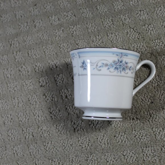 Set of 4 Nitto Claridge W76 Dinnerware (Dinner Plate, Salad Plate, Saucer & Cup)
